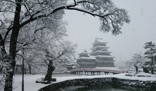 松本城　 冬景色