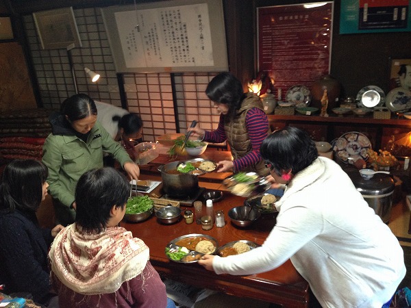 青空カレーとサラダ食べました!まちぜみ20番 スパイス講座! 青空カレーとサラダ食べました!まちぜみ20番 スパイス講座!