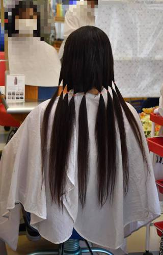 ヘアドネーションを行いました。 ヘアドネーションを行いました。