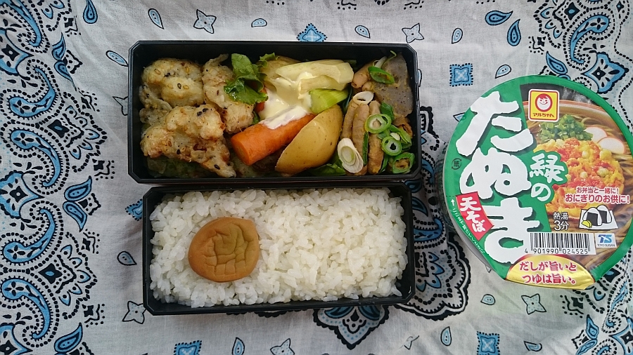 モツ煮と天ぷらの弁当 モツ煮と天ぷらの弁当