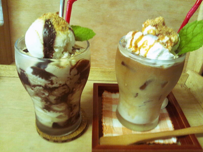 モカ・フラペチーノとアイスマキアート