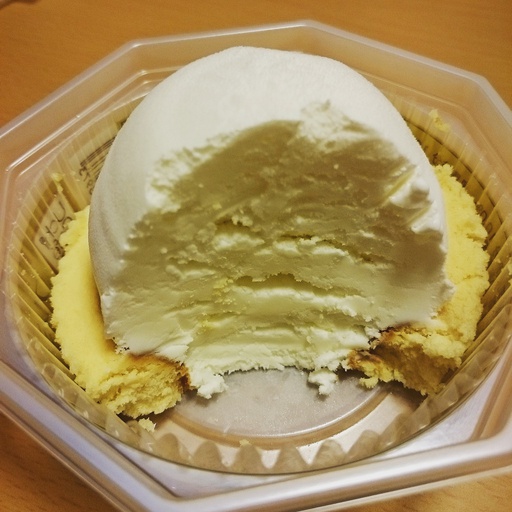 円環の食卓 ローソン プレミアムロールケーキアイス