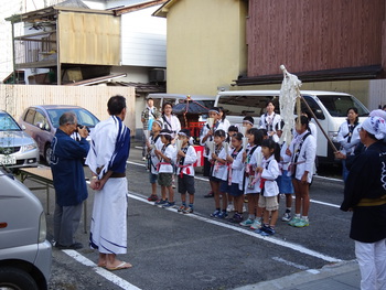スタンプラリー2日目は、9月2日（土）１８時から、田町の田面（たづら）稲荷神社で行われました。