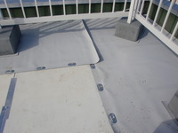 屋上アスファルト防水の改修工事が完成しました