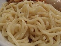 麺創宮本 ~昼と夜、違う顔を見せるラーメン屋~