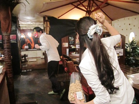 むかしむかし、ある居酒屋に、