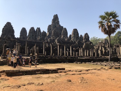 クメール三聖山へ　カンボジアの古代遺跡への旅