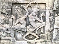 クメール三聖山へ　カンボジアの古代遺跡への旅