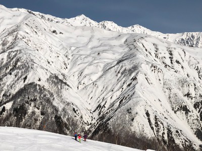 五竜・47スキー場へ 滑りやすい斜面もあっという間に･･･