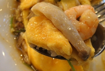 秋の味覚　松茸ご飯のオムライス