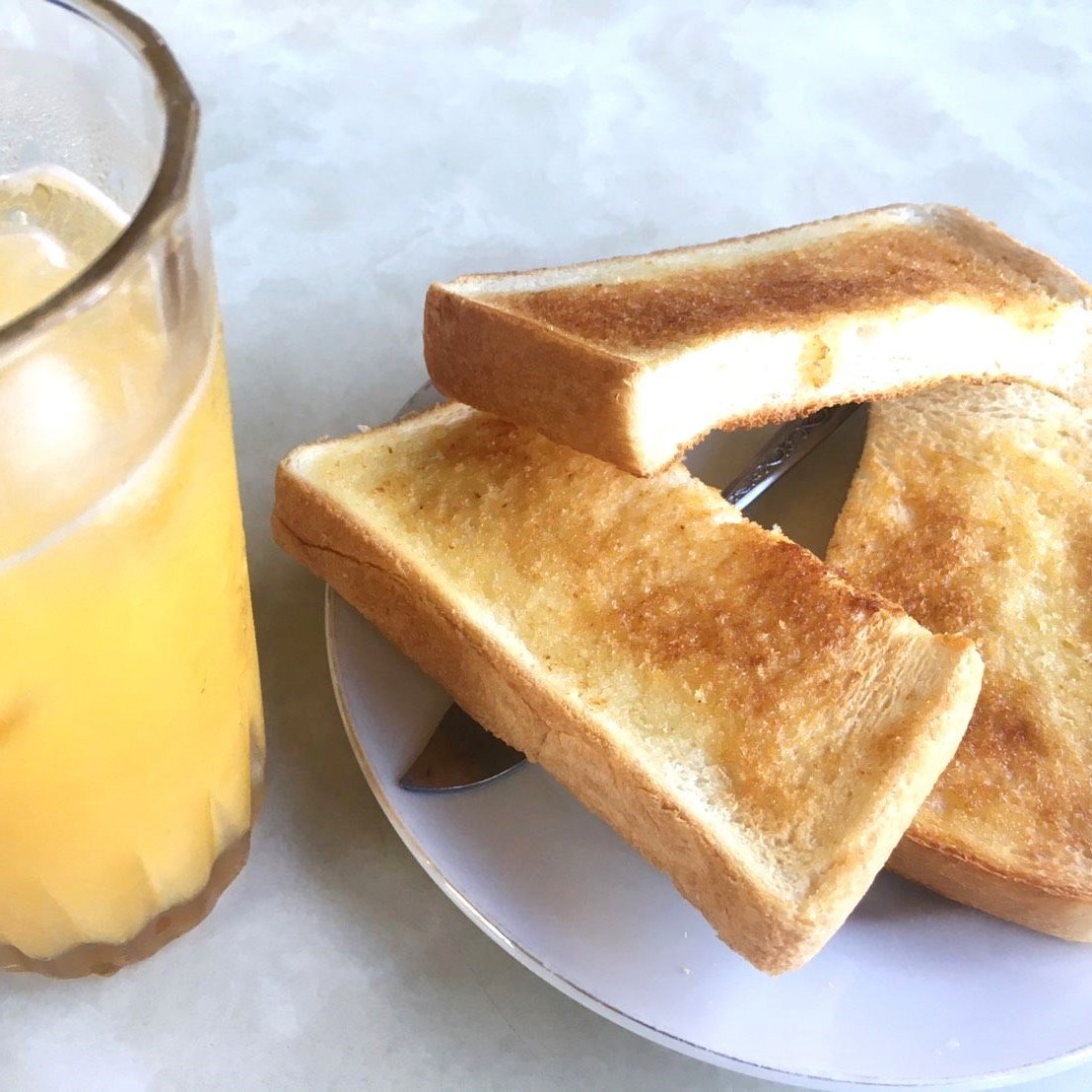 トースト&オレンジジュース 食事・喫茶雷鳥 @大町市大町温泉郷ブランチグルメ トースト&オレンジジュース 食事・喫茶雷鳥 @大町市大町温泉郷ブランチグルメ
