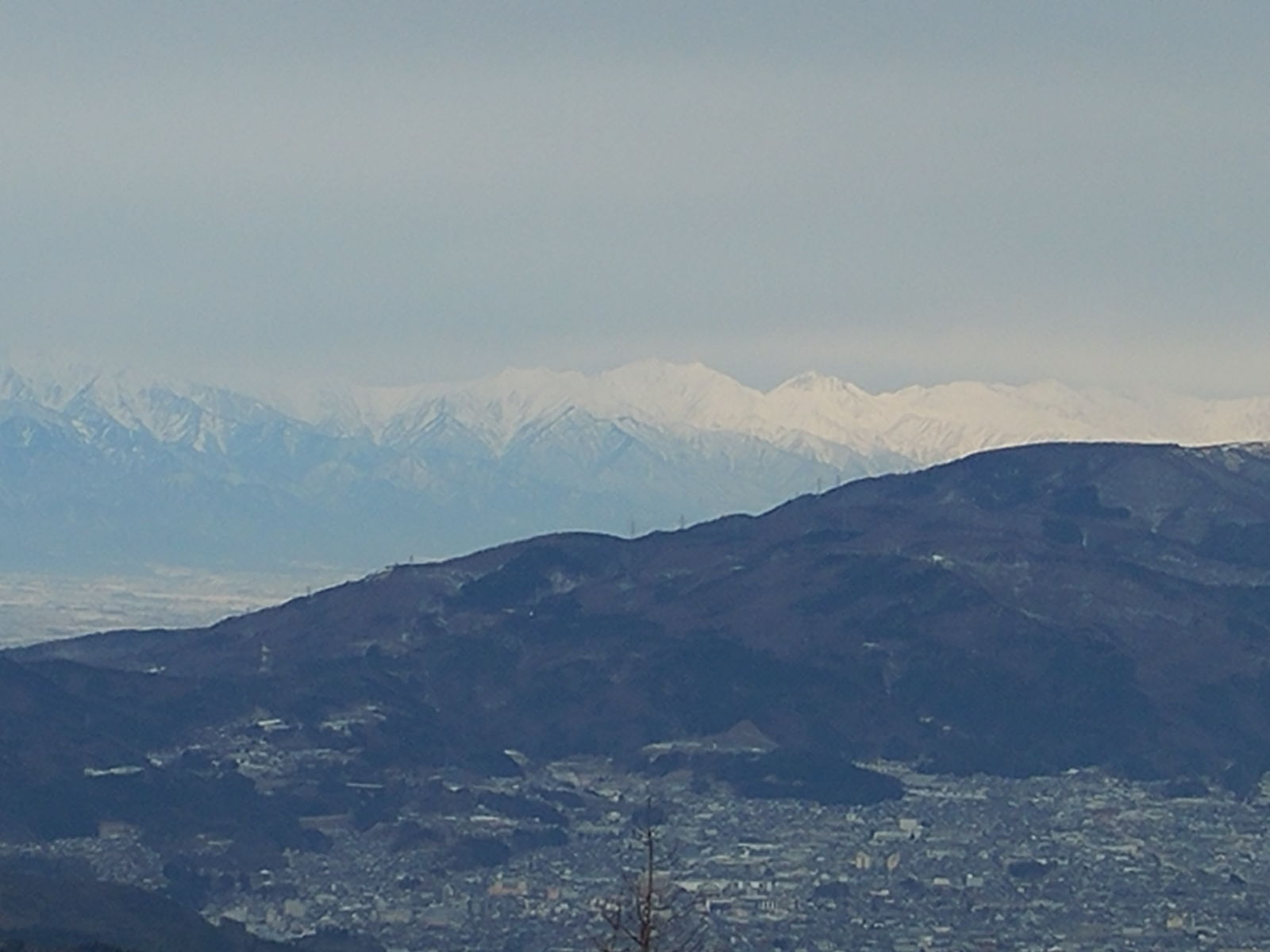 標高1631m雪の守屋山山頂から眺める八ヶ岳~北アルプス~中央アルプス~南アルプス360度の絶景&ホットウイスキー白州 標高1631m雪の守屋山山頂から眺める八ヶ岳~北アルプス~中央アルプス~南アルプス360度の絶景&ホットウイスキー白州