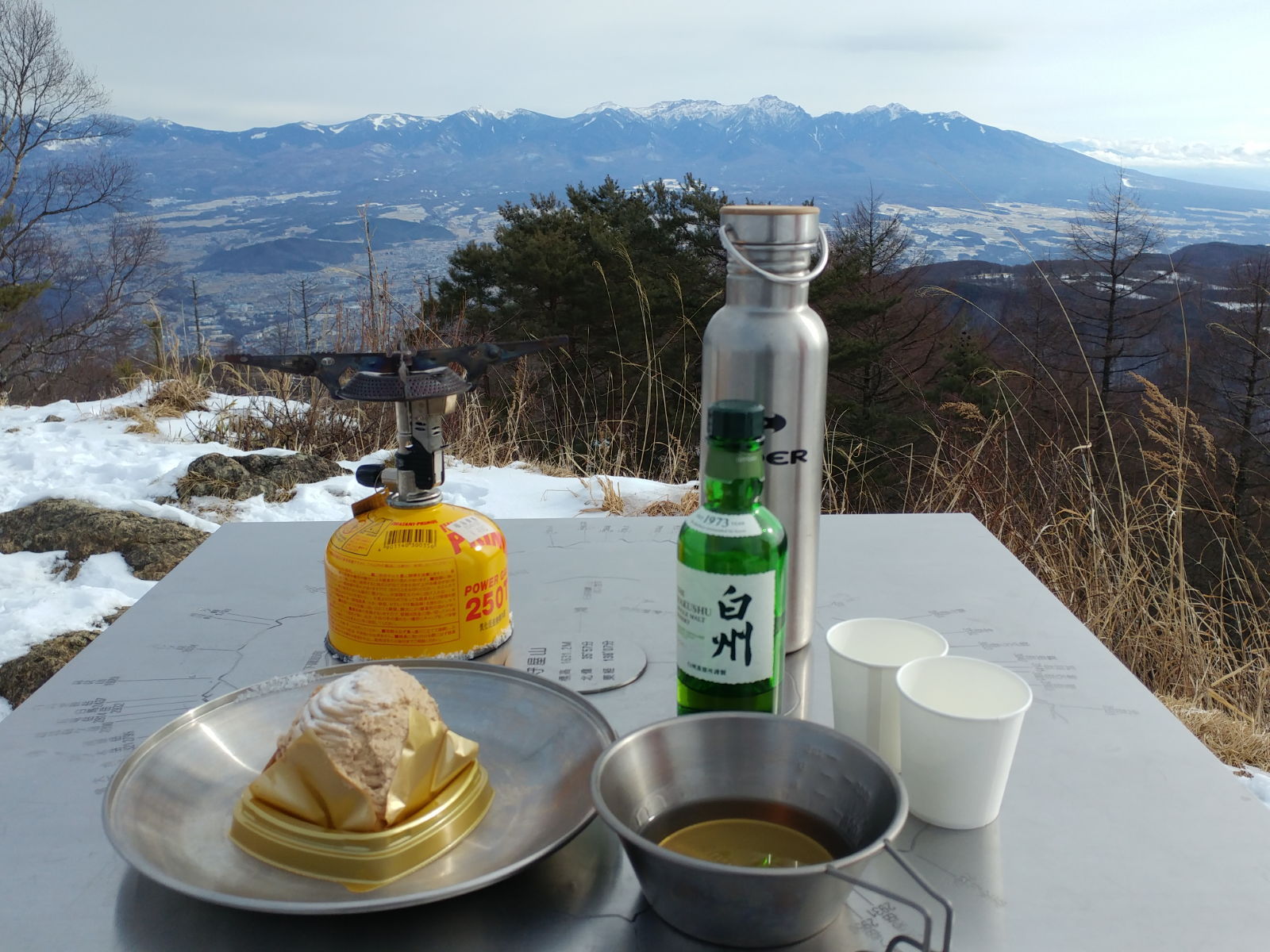 標高1631m雪の守屋山山頂から眺める八ヶ岳~北アルプス~中央アルプス~南アルプス360度の絶景&ホットウイスキー白州 標高1631m雪の守屋山山頂から眺める八ヶ岳~北アルプス~中央アルプス~南アルプス360度の絶景&ホットウイスキー白州