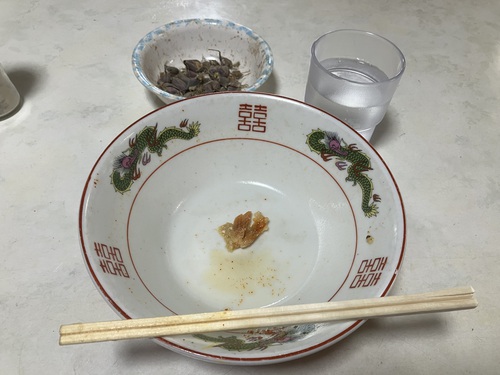 新宿食堂　糸魚川最後の秘店で食べる　「君知るや　真心つなぐ　新宿の天ぷら月見蕎麦」