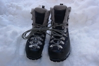 冬の装備⑥　底の硬い登山靴