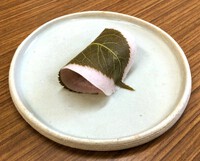 『桜餅』 ＆2月の営業・休業日のお知らせ