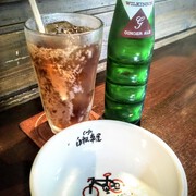 cafe自転車屋 @千曲市屋代 「PIZZA マヨネーズとガーリック」600円 「自家製ソーセージの盛り上わせ」850円 cafe自転車屋 @千曲市屋代 「PIZZA マヨネーズとガーリック」600円 「自家製ソーセージの盛り上わせ」850円