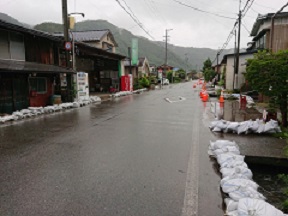 鈴木商店前 鈴木商店前