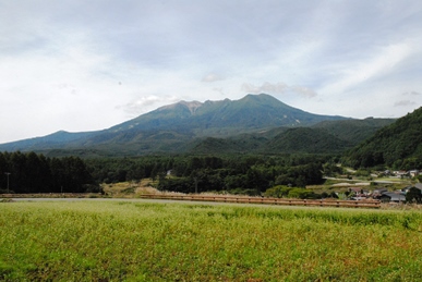 そば畑と御嶽山 そば畑と御嶽山