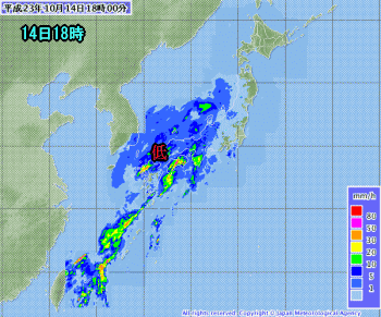 雨の週末回復ゆっくり、北日本は冬型へ(10月15日)