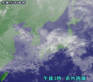 高い雲の下で