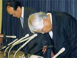 不正試験の耐火壁出荷 謝罪する川島社長ら