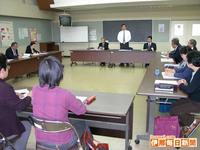 伊那毎日新聞 5月10日 子育て10か条策定会議第4回
