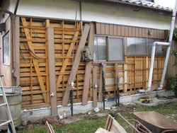 全く断熱材が入っていない外壁
