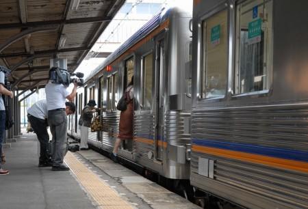 ベビーカー事故 電車の扉に挟まり140m 大阪・堺 毎日新聞