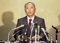 会見で記者の質問に答える舛添要一厚労相=厚労省で2007年12月11日午後3時59分、毎日新聞