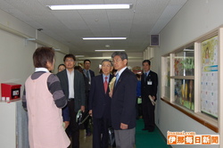 市政モニターの視察 伊那毎日新聞
