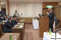 リニア新幹線の地元説明会 最前列は伊那市の副市長かな