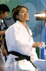 女子48キロ級3位決定戦を制し、ほっとした表情の谷亮子=北京科技大体育館(共同)