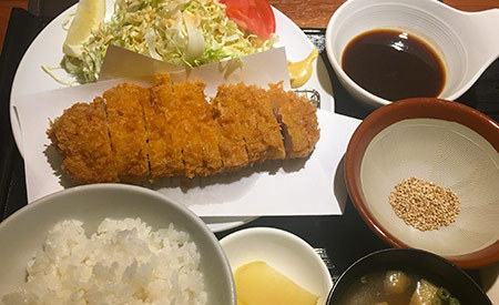 ぶう どうずらでロースかつ定食 ぶう どうずらでロースかつ定食