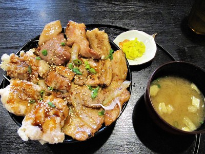 でんでん　豚の大蒜醤油＆鶏唐揚コンビ丼＠松本市