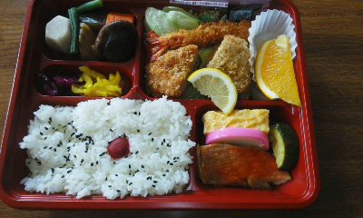 墓掃除~ささやの弁当