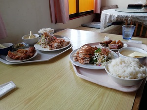 「聖地☆美味館」ホルモン鍋+飯500円 「聖地☆美味館」ホルモン鍋+飯500円