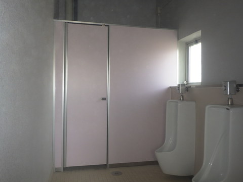 埴生小学校のトイレ改修工事が竣工しました。児童のみなさん、先生方ありがとうございました。