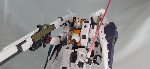 MG版ヘイズル・アウスラ 悩まされた塗装編 MG版ヘイズル・アウスラ 悩まされた塗装編