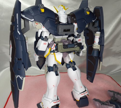 MG版ガンダムサンドロックEW(アーマディロ装備) 重量級っス MG版ガンダムサンドロックEW(アーマディロ装備) 重量級っス