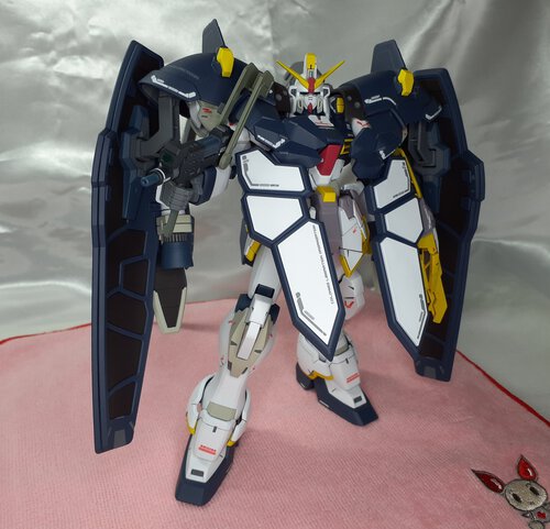 MG版ガンダムサンドロックEW(アーマディロ装備) 重量級っス MG版ガンダムサンドロックEW(アーマディロ装備) 重量級っス