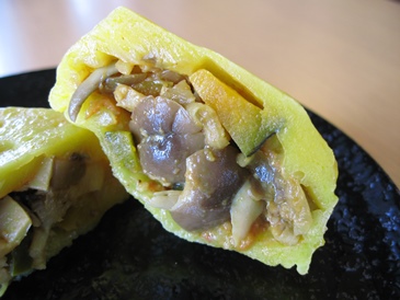 菌活きのこカレーおやき 菌活きのこカレーおやき