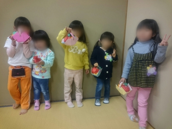 園児さん向け工作クラスは、秋の果物♪ 園児さん向け工作クラスは、秋の果物♪