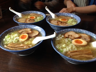 ゆいや(東御市)はオススメしやすい稀有なラーメン!☆上田市の図書館で参加者募集活動♪ ゆいや(東御市)はオススメしやすい稀有なラーメン!☆上田市の図書館で参加者募集活動♪