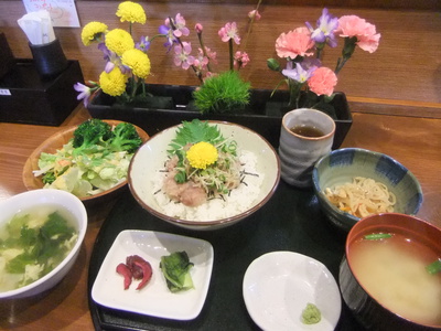 「和華松」日替わりランチ　サラダ・スープが食べ放題　和食と中華　諏訪市