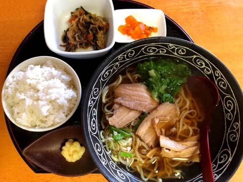 食事処 久利多 @長野市栗田 「生姜ラーメン&半ライス」