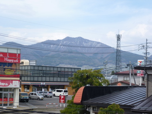 高社山の雪も解け…