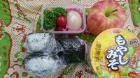 おにぎり弁当デザートつき