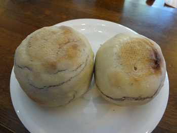 明日香荘さんの灰焼きおやき。