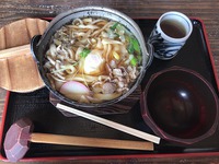 上田市　そば屋かみしな。